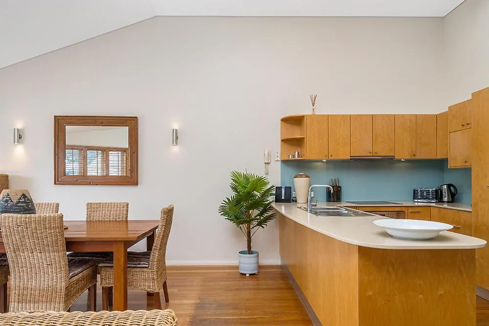 Byron Bay Accom - Pipis Apartment 2 - 2/2 Fletcher