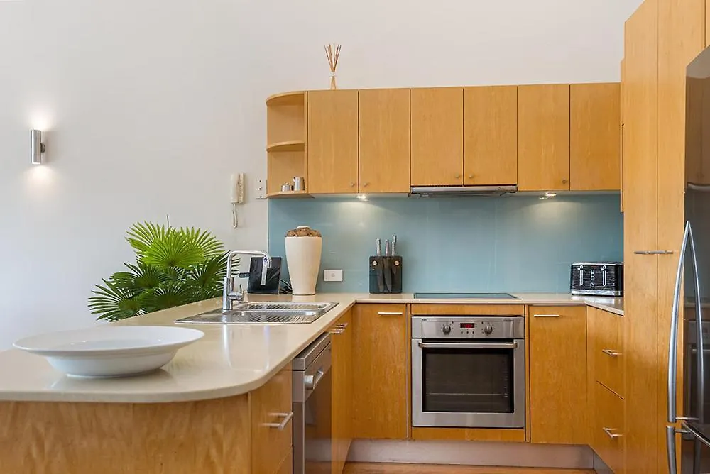 Byron Bay Accom - Pipis Apartment 2 - 2/2 Fletcher Byron Bay